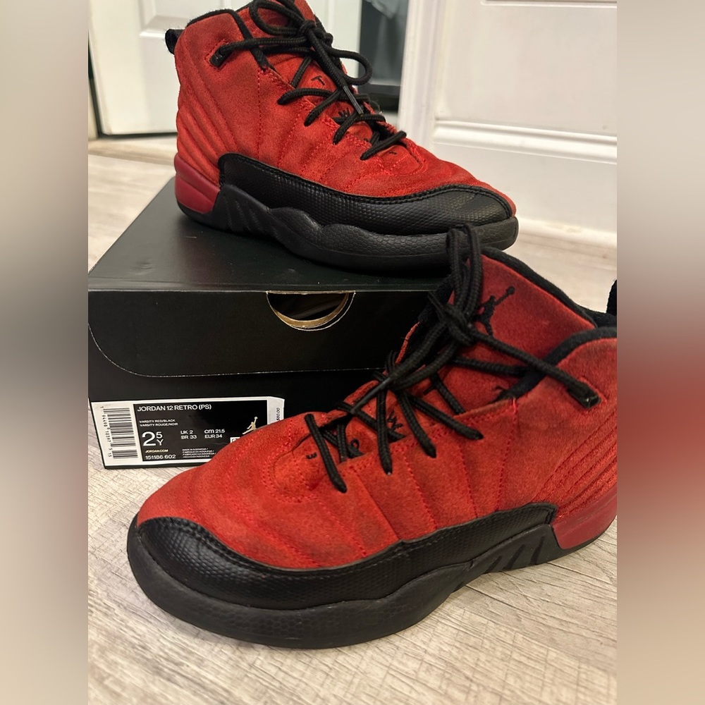 Kids Jordan Retro 12 size 2 Reverse Flu Game